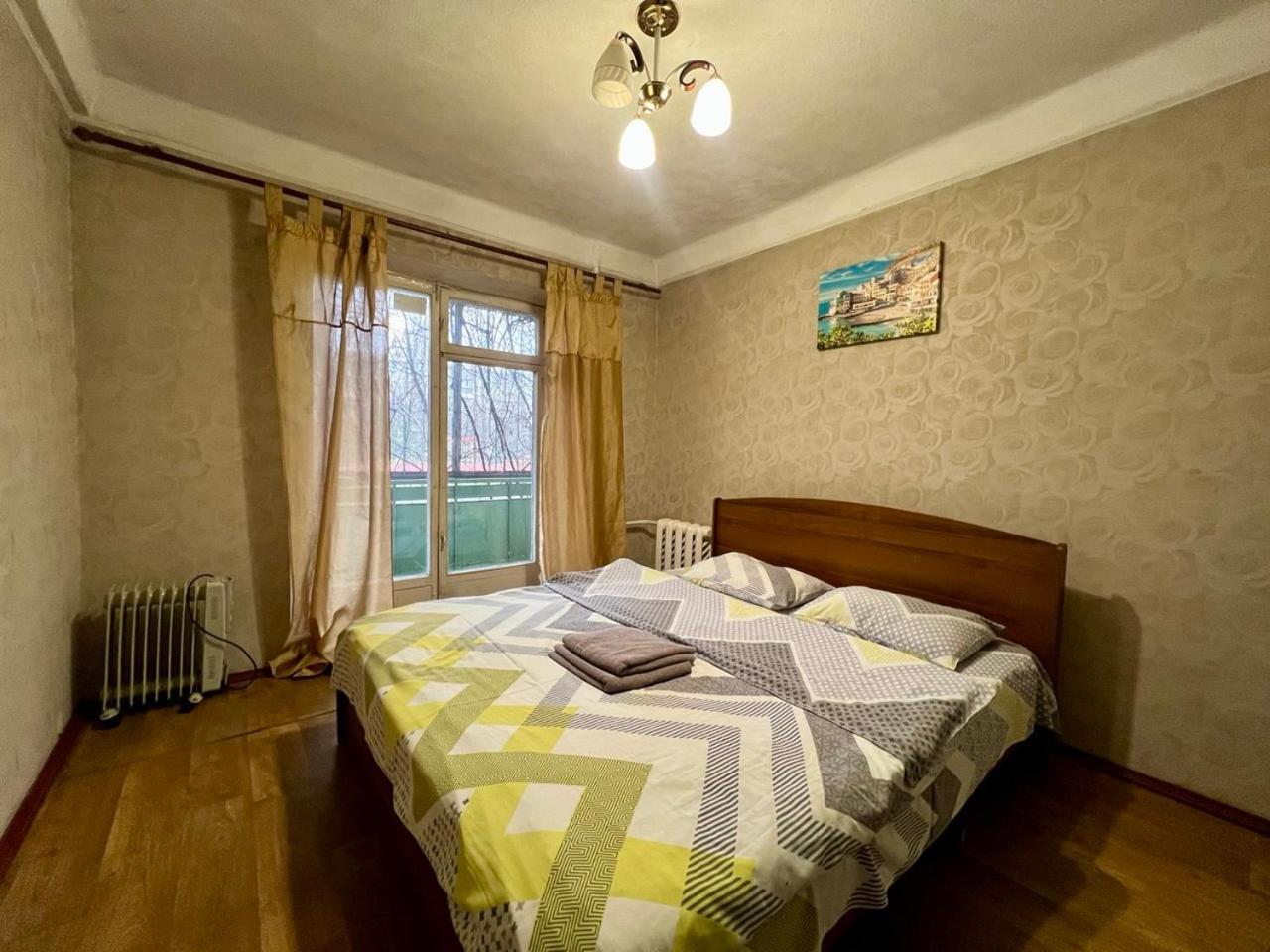 Квартира эконом-класса возле метро Левобережная Київ Екстер'єр фото