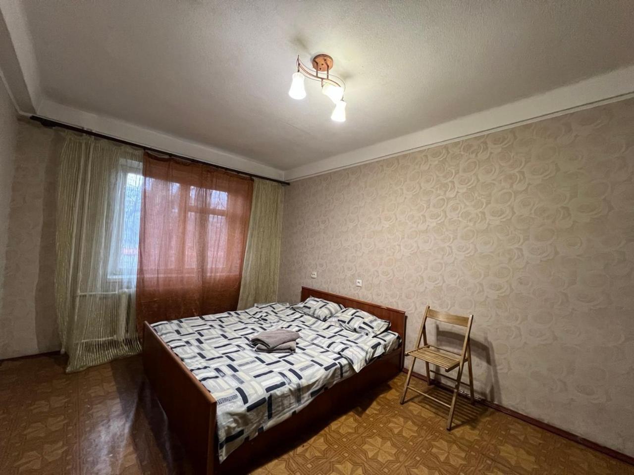 Квартира эконом-класса возле метро Левобережная Київ Екстер'єр фото