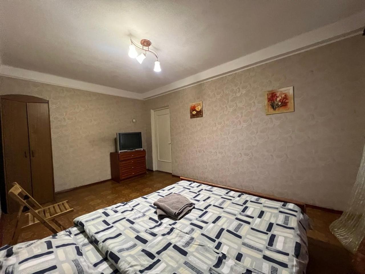 Квартира эконом-класса возле метро Левобережная Київ Екстер'єр фото