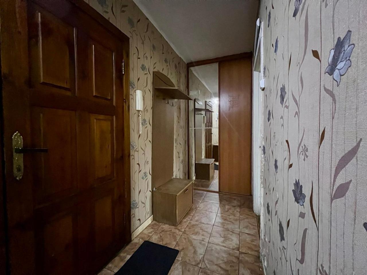 Квартира эконом-класса возле метро Левобережная Київ Екстер'єр фото