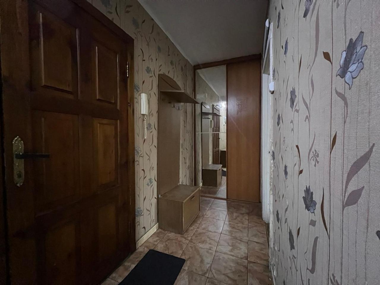 Квартира эконом-класса возле метро Левобережная Київ Екстер'єр фото